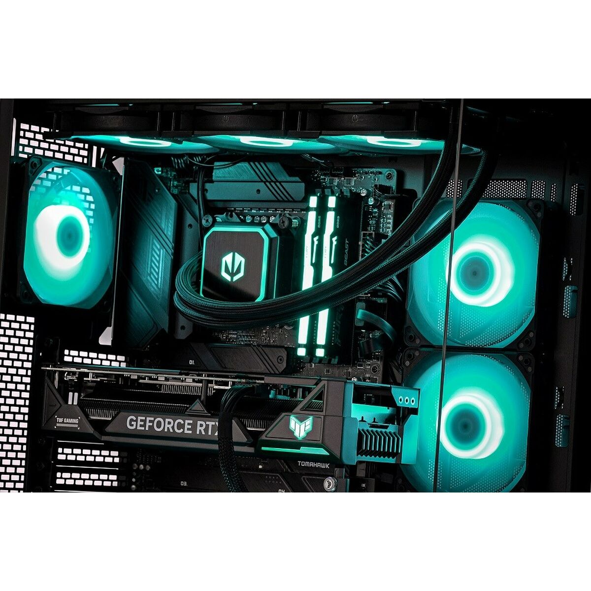 PCDESOBREMESAACTINAKOMACNGIP030032GBRAM32GB2TBSSDRTX5080AMDRYZEN79800X3DP2